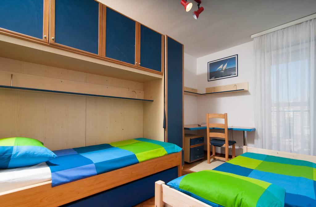 Apartment Definis Split Værelse billede